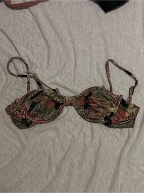 Sommer Swim Jaguar Printed Underwire Bikini Top in Olive & Pink